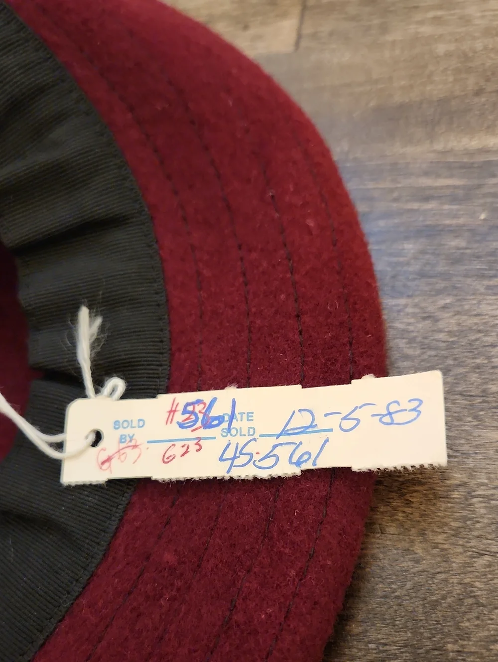 CHANEL Vintage Beret Deep Burgundy 80% Wool / 20% Cotton